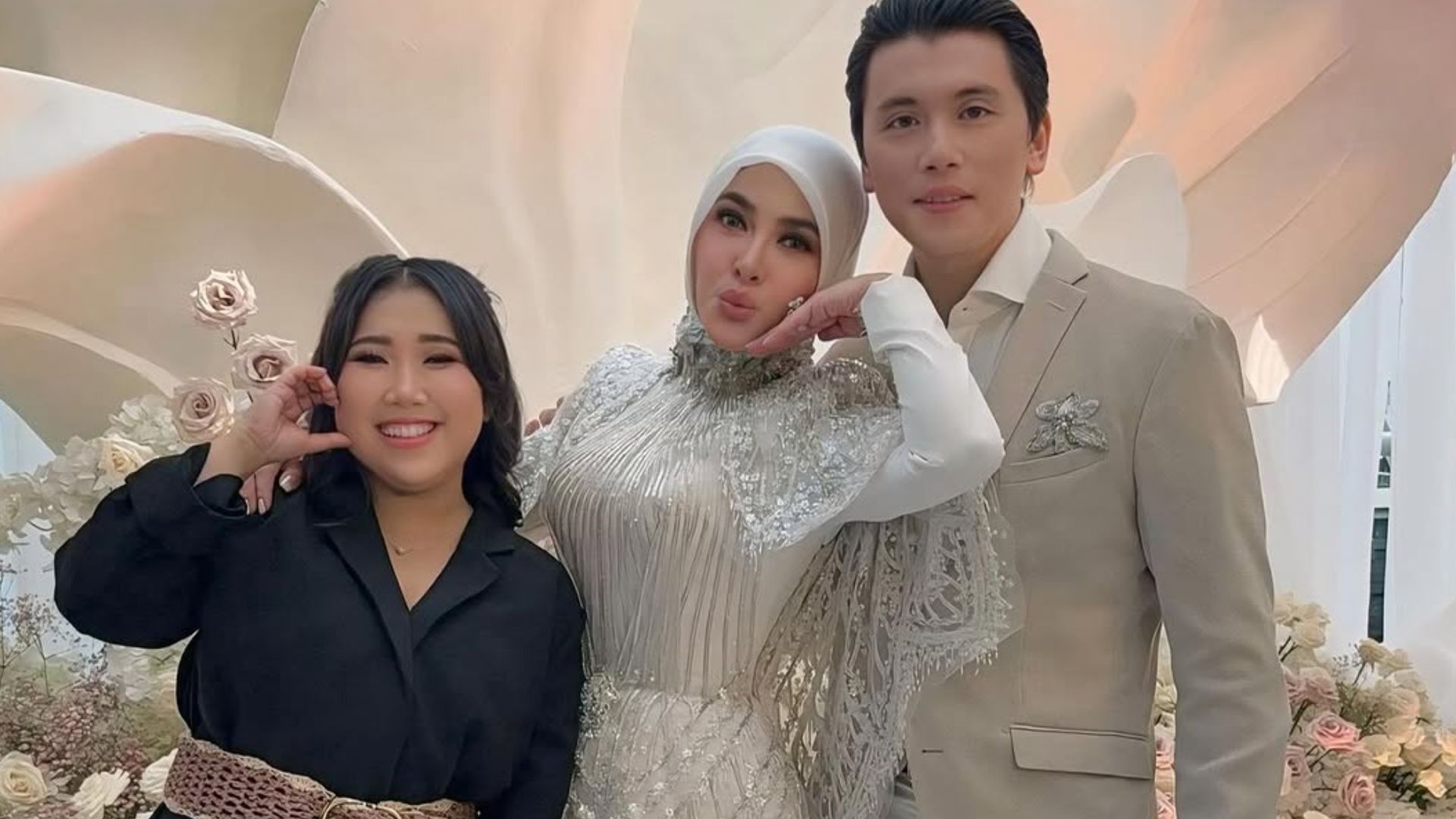 Syahrini Rayakan Ulang Tahun Mewah di Jakarta, Konsep Serba Putih dengan Cake Chandelier Raksasa