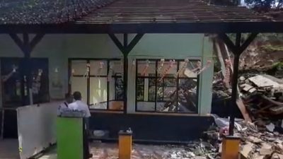 Bangunan SDN 2 Kradinan Rusak Diterjang Longsor, KBM Tetap Berjalan