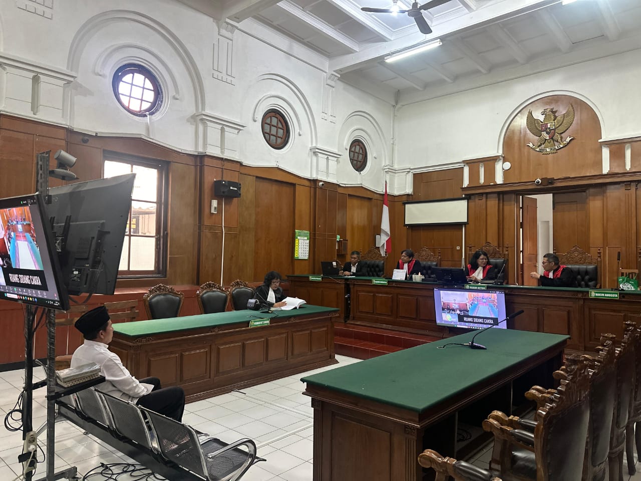 Kades Kradinan Terancam 3 Tahun 6 Bulan Penjara dalam Kasus Korupsi Anggaran Desa, Bendahara Desa Masih Buron!