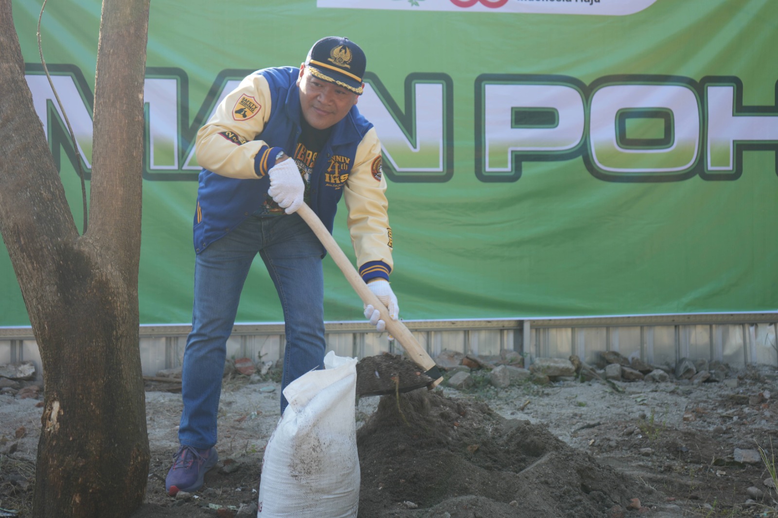 KAI Daop 7 Madiun Gelar Penanaman Pohon sebagai Komitmen Lingkungan Lewat Program "KAI Go Green"