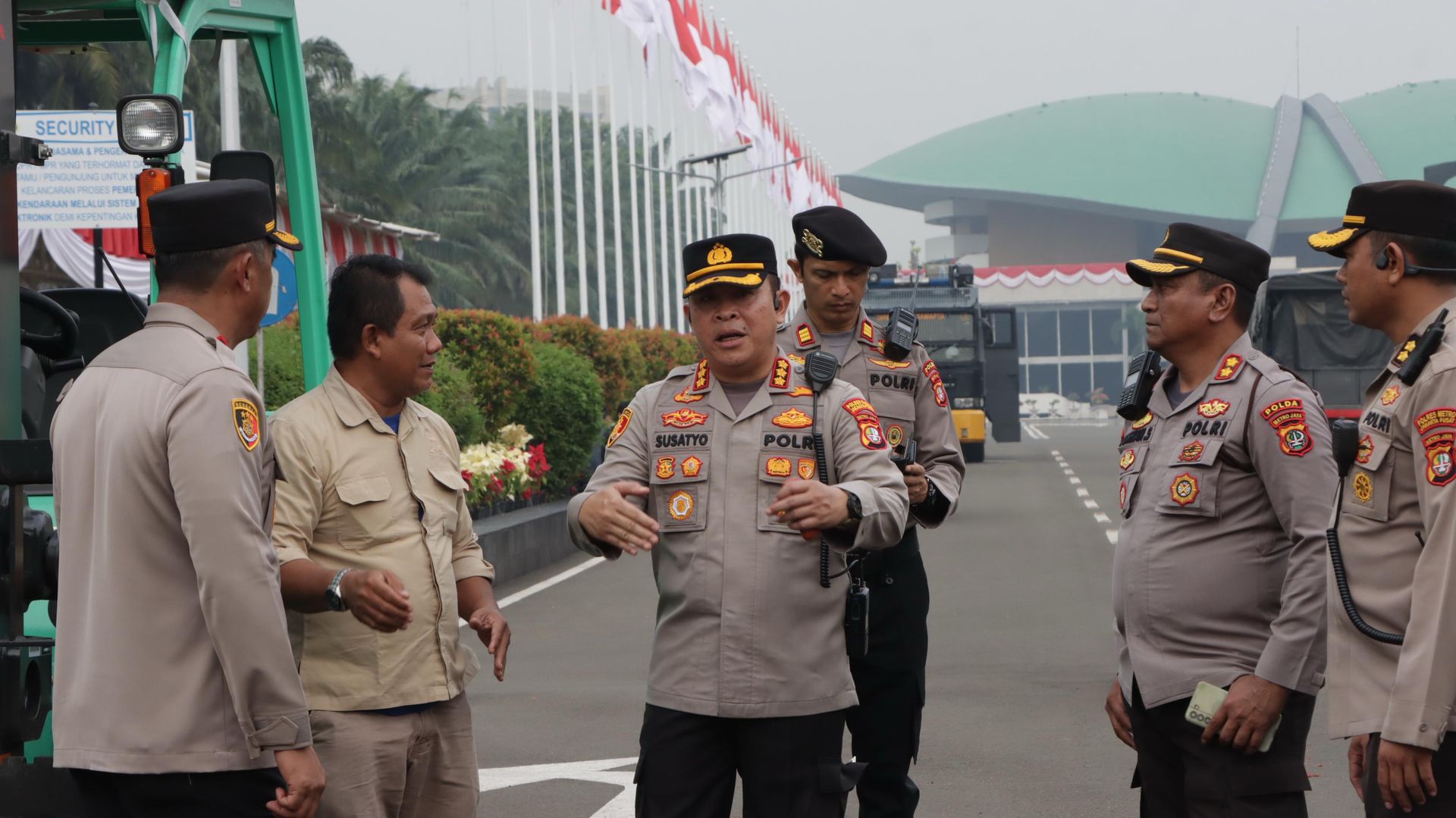 Ribuan Personel Gabungan Diterjunkan Untuk Pengamanan Aksi Demonstrasi di Gedung DPR/MPR