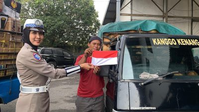 Sambut HUT RI ke-80, Polres Madiun Kota Ajak Pengemudi Kibarkan Merah Putih