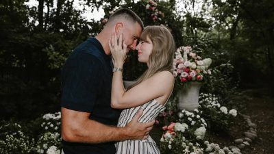 Google Rayakan Pertunangan Taylor Swift dan Travis Kelce, Berabur Visual Nuansa Emas!
