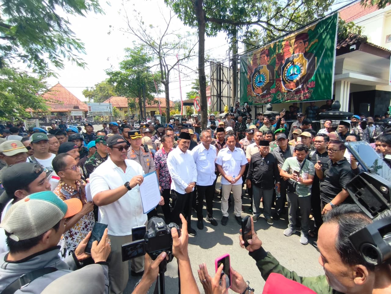 Pejuang Gayatri Gelar Aksi, Tuntut Redistribusi Tanah dan Keterbukaan Anggaran