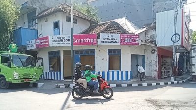 Pos Polisi Sumur Bor dan Pos Polisi Semampir,