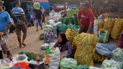 Aktivitas di Pasar Grosir Kediri Tetap Ramai Saat Maulid Nabi
