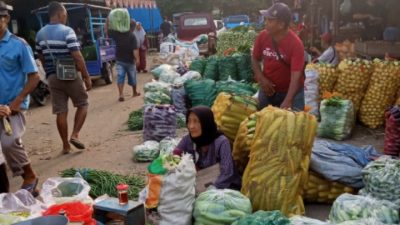 Aktivitas di Pasar Grosir Kediri Tetap Ramai Saat Maulid Nabi