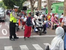 Situasi Kediri Berangsur Kondusif, Polisi Kembali Atur Kelancaran Lalu Lintas