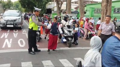 Situasi Kediri Berangsur Kondusif, Polisi Kembali Atur Kelancaran Lalu Lintas