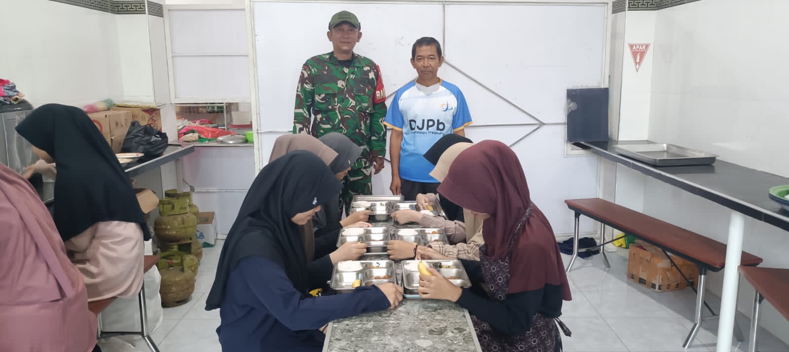 Santri Ponpes Al-Hasun Kediri Nikmati Program Makan Bergizi Gratis