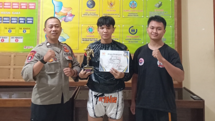 Atlet Ksatria Muda Kick Boxing Camp Raih Prestasi di Kejuaraan Muaythai Surabaya