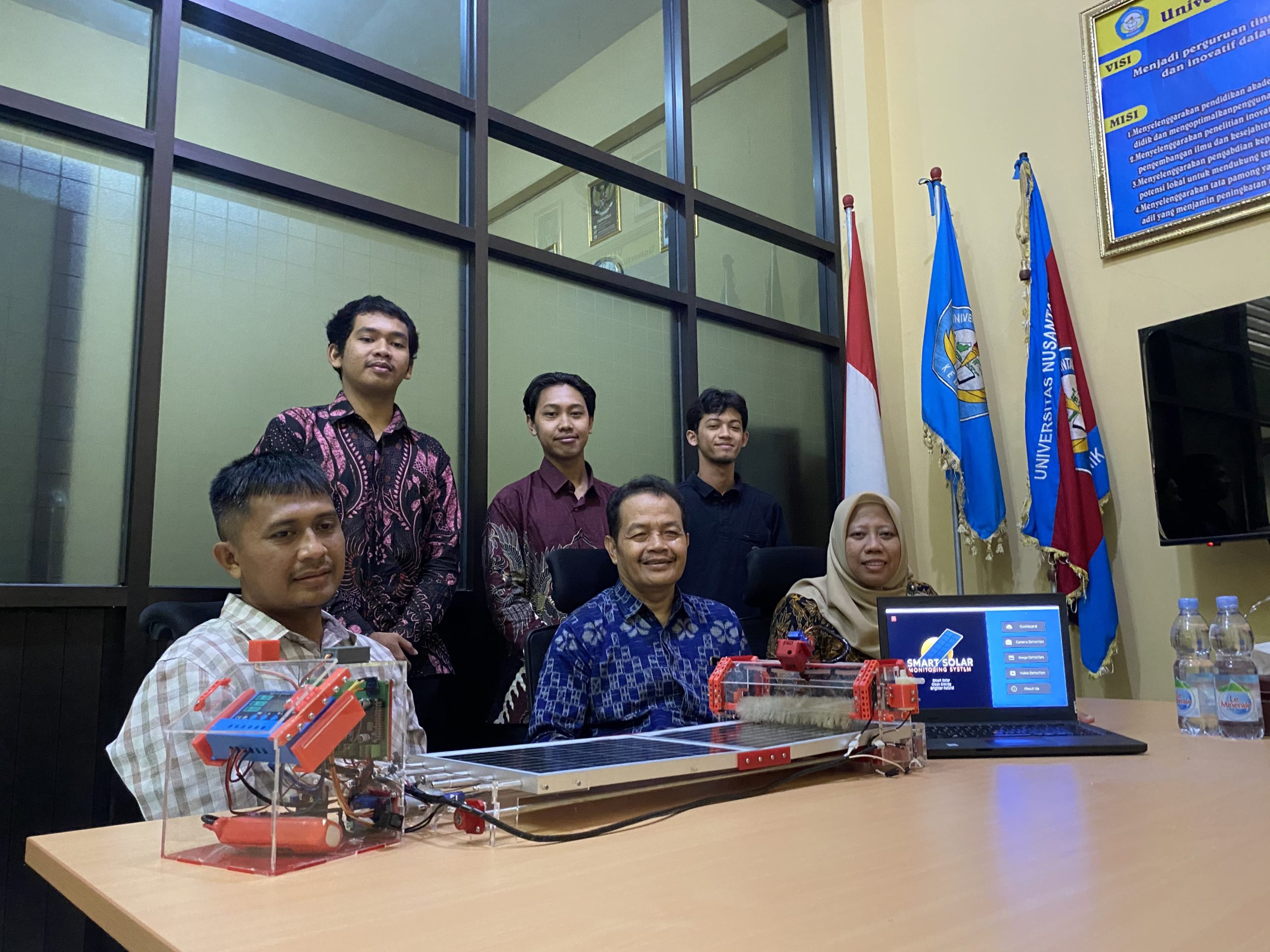 Mahasiswa UNP Kediri Torehkan Prestasi Internasional Lewat Inovasi Smart Solar