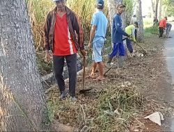 Petani Harapan Blabak Bersihkan Saluran Air Cegah Genangan