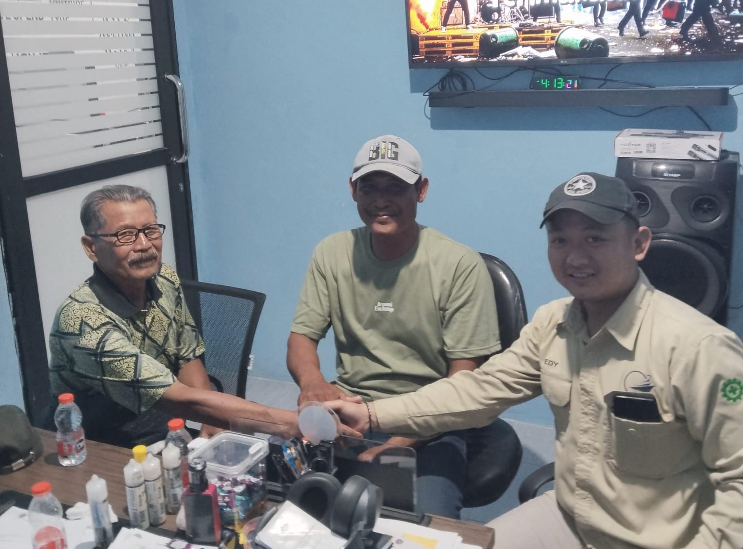 KMN Semijaya Tenggelam Usai Tabrakan dengan Tongkang di Paciran, Seluruh ABK Selamat