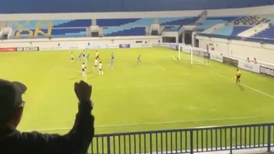 Bermain dengan 10 Pemain, Persela Lamongan Amankan Kemenangan Dramatis Atas Persiku Kudus