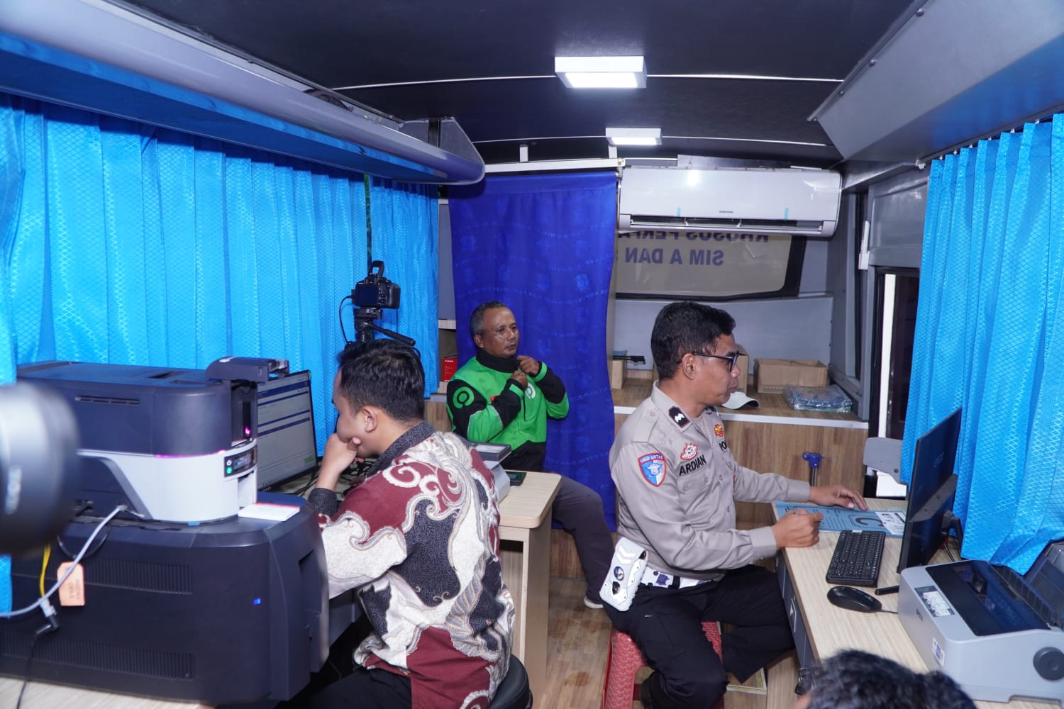 Satlantas Polres Malang Beri SIM Gratis untuk Driver Ojol di HUT Lalu Lintas Bhayangkara ke-70