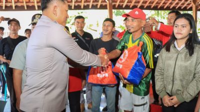 Polres Malang dan Forkopimda Salurkan Bantuan Banjir di Desa Sitiarjo