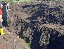 Tanah Ambles di Tulungrejo, Akses Jalan di Bumiaji Terhambat