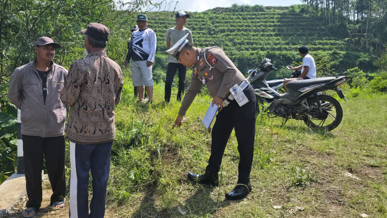Polisi Pastikan Kecelakaan Tunggal, Ayah dan Anak Tewas Usai Terjun ke Sungai
