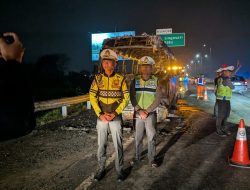 Elf Terbakar di Tol Pandaan-Malang, 12 Penumpang Selamat