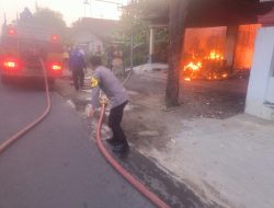 Nahas, Motor Tersambar Api, Rumah Tukang Tambal Ban di Wonorejo, Blitar, Hangus, Pemilik Alami Luka Bakar