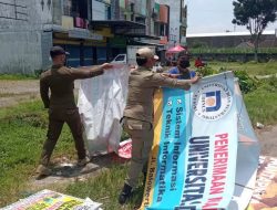 Satpol PP Kabupaten Kediri Tertibkan Reklame Liar dan Kadaluarsa