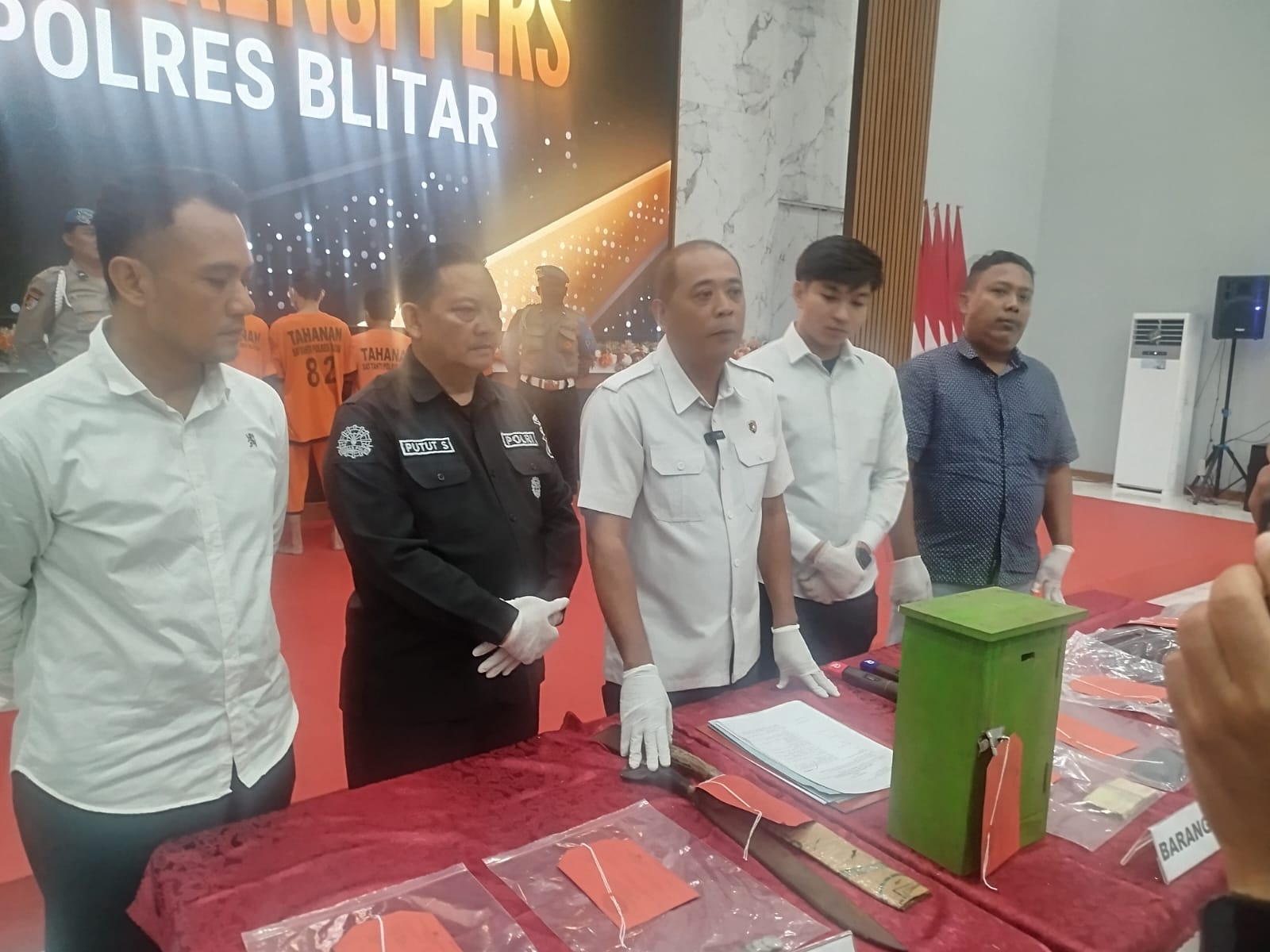 Adik-Kakak di Blitar Nekat Curi Kotak Amal TPU untuk Beli Bensin