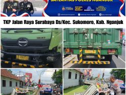 Truk Tronton Tabrak Pikap Sampai Ringsek dan Terguling ke Sungai di Depan Pasar Sukomoro, Kerugian Capai Rp 30 Juta