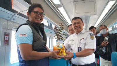 Hari Ozon Sedunia, KAI Daop 7 Madiun Bagikan Bibit Pohon dan Edukasi Lingkungan