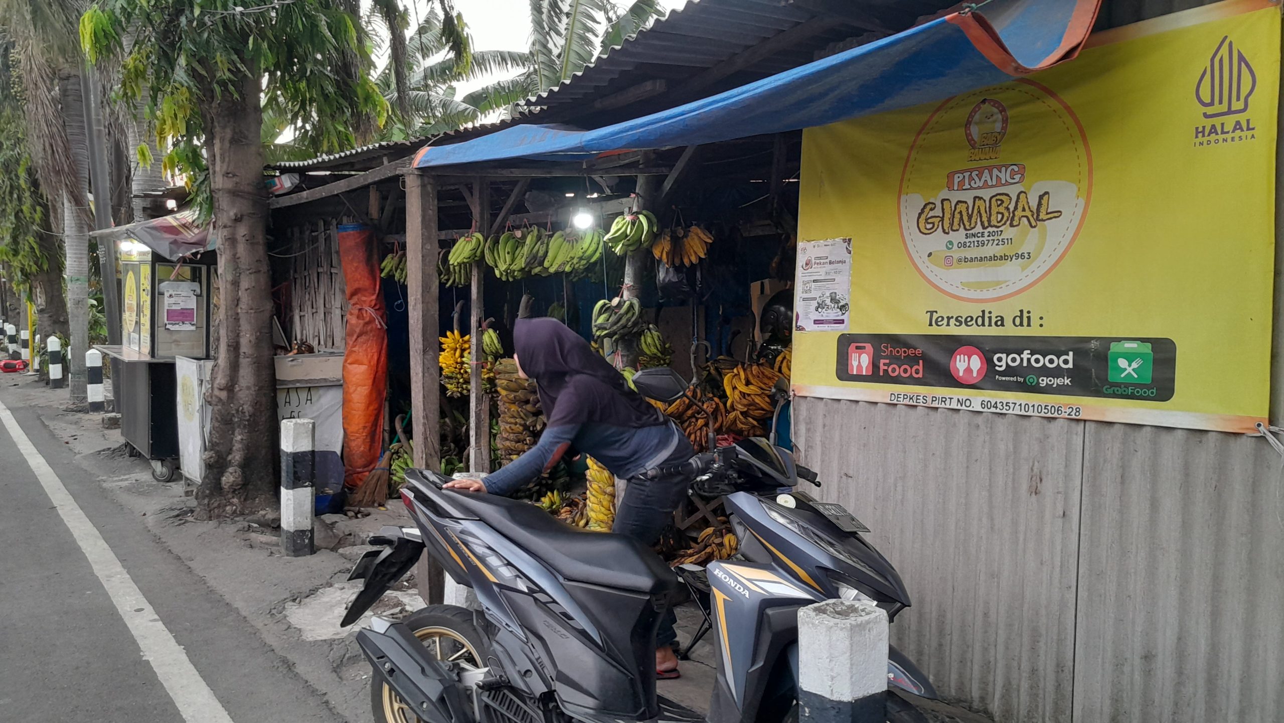 Penutupan Jembatan Semampir Rugikan Pedagang, Omzet Merosot Tajam