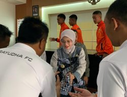 Wali Kota Kediri Vinanda Prameswati Lepas Tim SSB Wirayuda ke Piala Menpora U-15