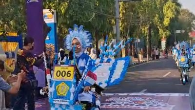 Peserta Disabilitas Bikin Haru di Parade Sepeda Hias dan Fun Bike Merdeka