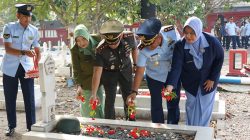 HUT ke-80 TNI, Jajaran TNI AD dan AU Gelar Ziarah di TMP Jombang