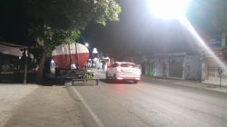 Rem Blong, Truk Tangki Tetes Tebu Serempet Dua Motor di Simpang Empat Bangsal