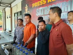 Polres Jombang Gagalkan Peredaran Arak Ilegal, 115 Botol Disita