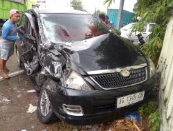 Tabrakan Beruntun Libatkan Truk dan Tiga Mobil di Diwek, Jombang, Dua Orang Luka