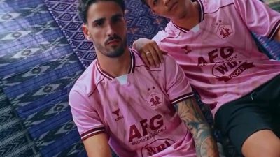 Persik Luncurkan Jersey Ketiga Bermotif Tenun Ikat Khas Kediri