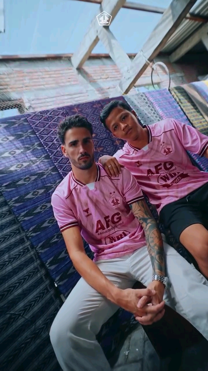 Persik Luncurkan Jersey Ketiga Bermotif Tenun Ikat Khas Kediri