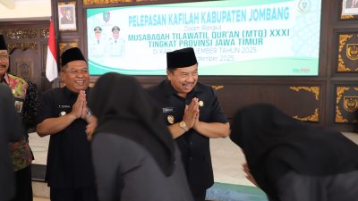 Kafilah MTQ Jombang Diberangkatkan, Bupati Warsubi Harap Pulang Bawa Juara Umum