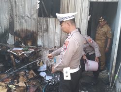 Bakar Sampah Daun Kering, Garasi di Kediri Ludes Dilalap Api