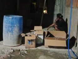 Polres Jombang Grebek Dua Lokasi, Ratusan Botol Miras Ilegal Disita