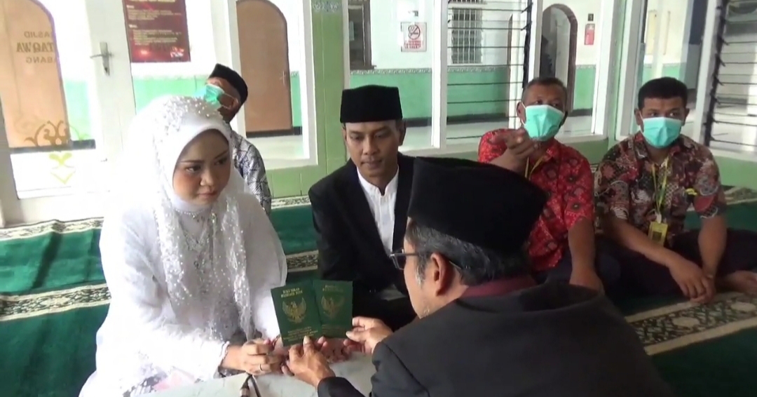 Pernikahan Napi di Lapas Jombang Penuh Suasana Haru