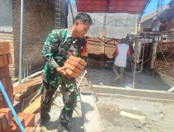Babinsa Koramil Jombang Turun Tangan Bantu Warga Bangun Rumah