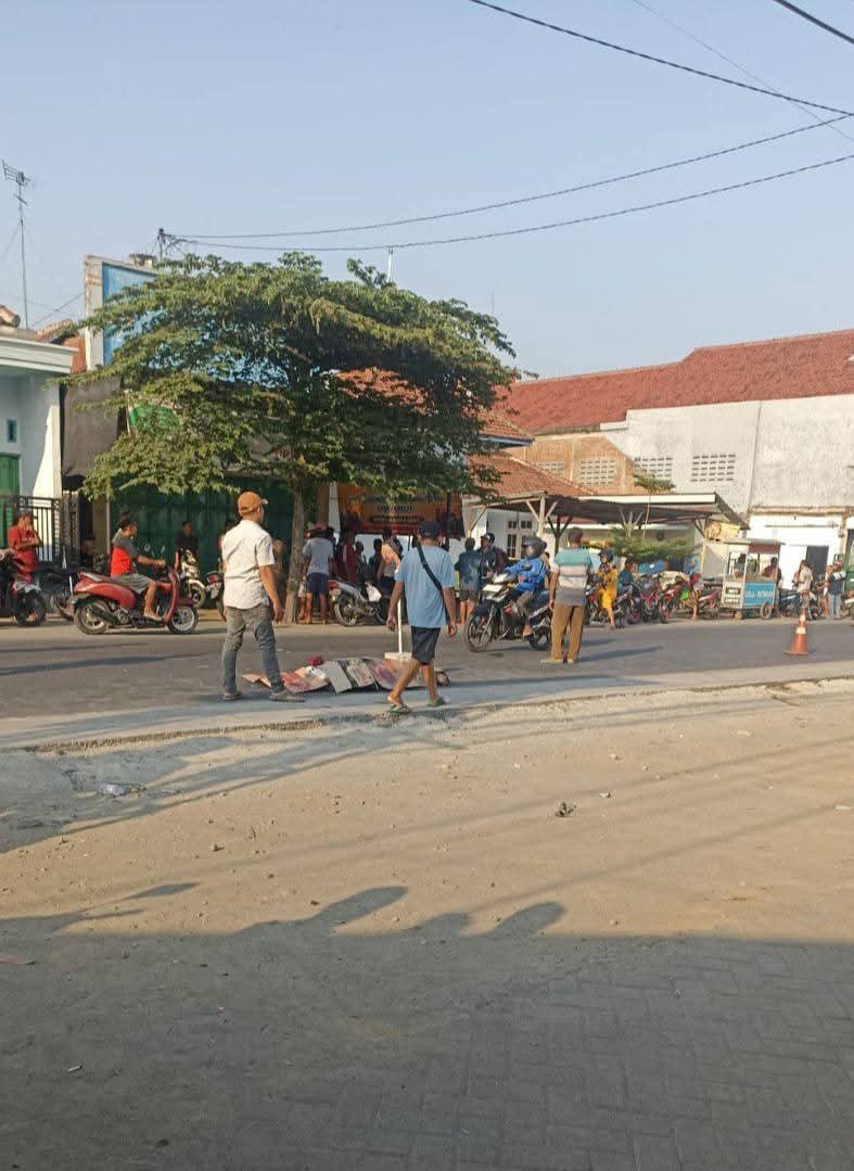 Pejalan Kaki di Jombang Tewas Usai Tertabrak Motor Matik Saat Menyebrang