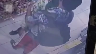Viral, Video Diduga Dua Pelajar Bermesraan di Minimarket Jombang