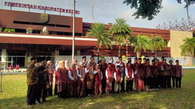 Kontingen MTQ Kabupaten Kediri Diberangkatkan, Target Pertahankan Prestasi