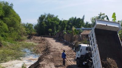 Antisipasi Banjir, PUPR Kabupaten Kediri Normalisasi Kali Batan di Papar