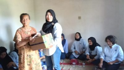 Rumah Janda di Mojoduwur Hangus Terbakar, Srikandi GM Salurkan Bantuan