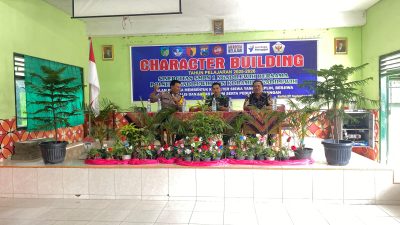 Polsek Ngadiluwih Ajak Pelajar SMP Jaga Solidaritas dan Waspadai Provokasi