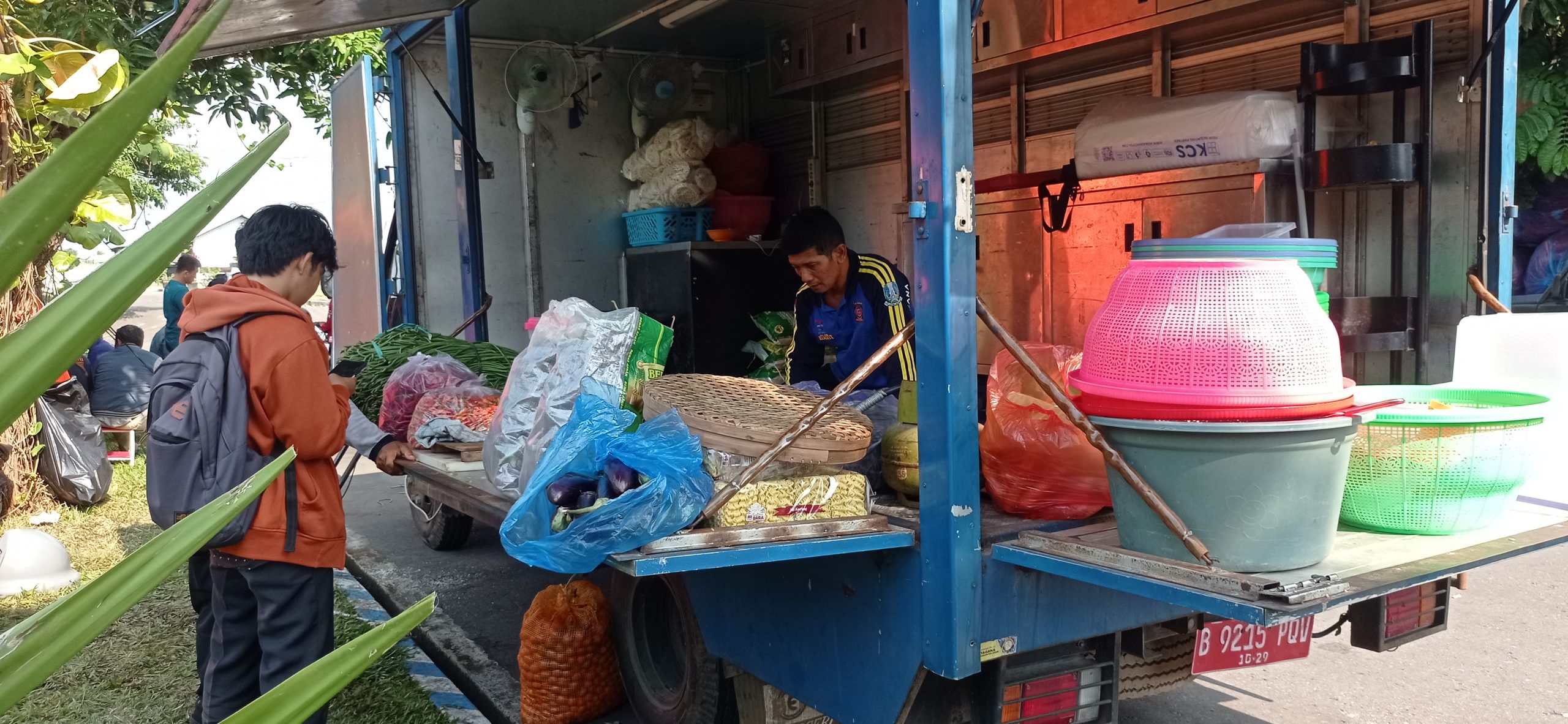Dapur Umum Pemkab Kediri Siapkan 800 Porsi Setiap Hari untuk Dukung Kerja Bakti